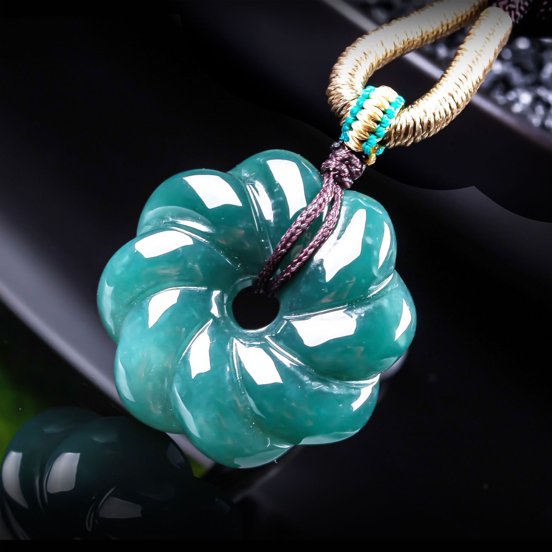 Trend Women Fashion - Kalung Liontin Bunga Giok Burma Alami,